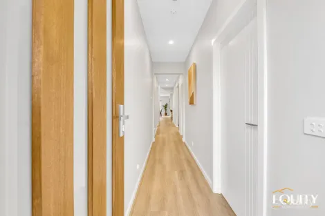 Property photo of 19 Oxbow Street Mickleham VIC 3064