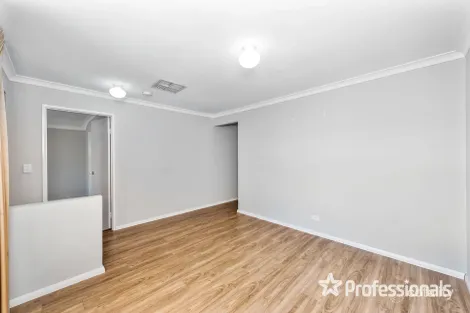 Property photo of 12 Halfmoon Place Waikiki WA 6169