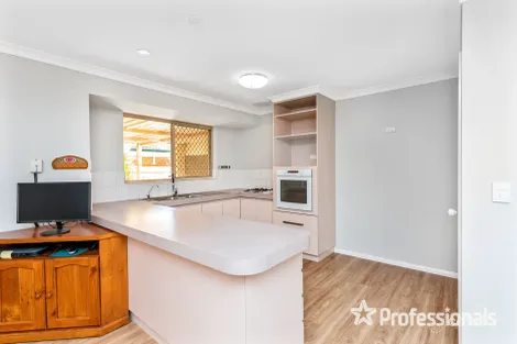 Property photo of 12 Halfmoon Place Waikiki WA 6169