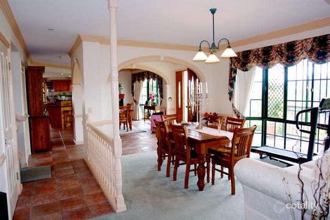 Property photo of 2 Avinia Place Westlake QLD 4074