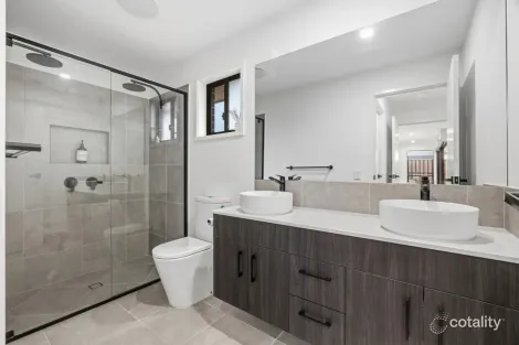 Property photo of 8 Conway Crescent Banya QLD 4551