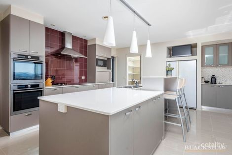 Property photo of 15 Lobelia Close Jerrabomberra NSW 2619