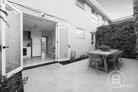 Property photo of 1/750 Inkerman Road Caulfield North VIC 3161