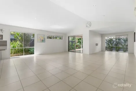 Property photo of 18 Hall Court Bellbird Park QLD 4300