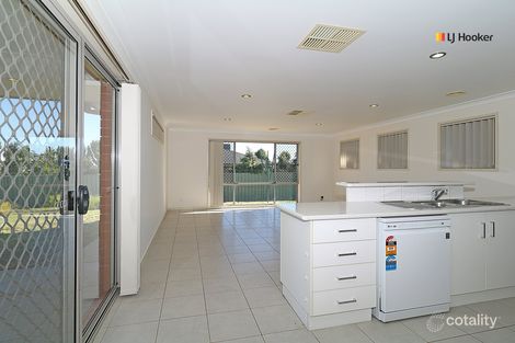 Property photo of 16 Quandong Place Forest Hill NSW 2651