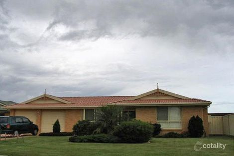 32 Hilldale Dr, Cameron Park, NSW 2285