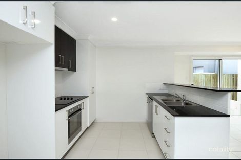 Property photo of 2/7 Abbey Street Cranley QLD 4350