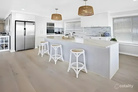 Property photo of 3/254 Marine Parade Labrador QLD 4215