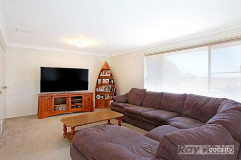 Property photo of 17 Camira Crescent Hillvue NSW 2340