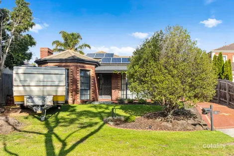 10 Daina Ct, Skye, VIC 3977