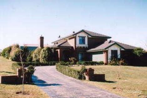 2 Rye Ct, Romsey, VIC 3434