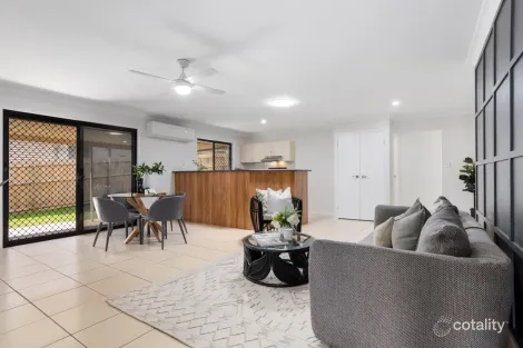 Property photo of 9 Benjamin Court Yamanto QLD 4305