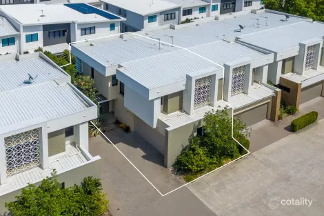 Property photo of 17/37 Sickle Avenue Hope Island QLD 4212