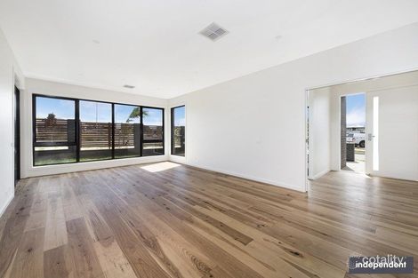 Property photo of 22 Zealie Bend Googong NSW 2620