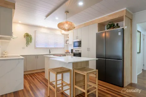 Property photo of 6 Trevally Street Tannum Sands QLD 4680