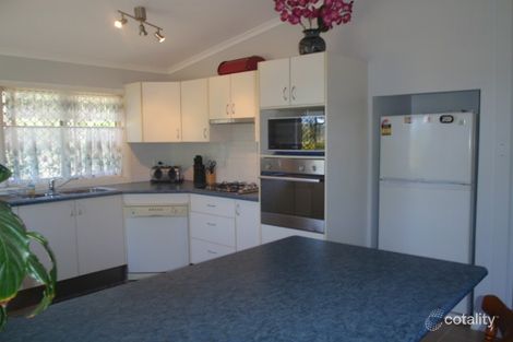 Property photo of 215 Martin Crescent Benarkin North QLD 4314