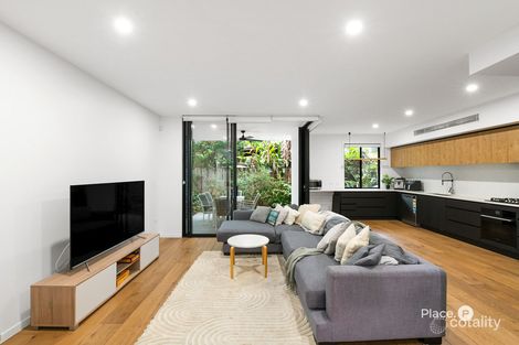 Property photo of 8 Sixth Avenue Balmoral QLD 4171