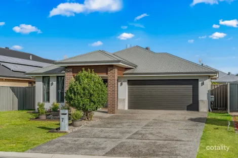7 Fairway St, Rutherford, NSW 2320