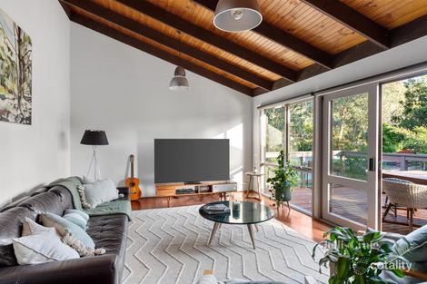 Property photo of 2 Wakefield Close Eltham North VIC 3095