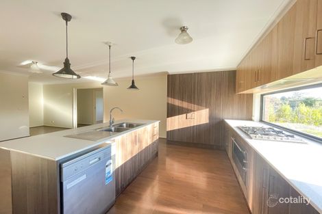 Property photo of 4 Waterford Court Drouin VIC 3818