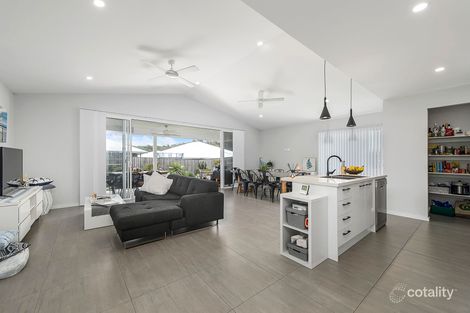 Property photo of 15 Whiting Way Lake Cathie NSW 2445