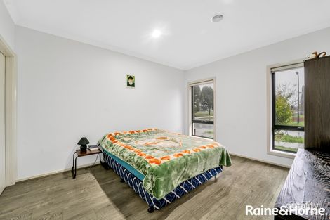 Property photo of 10 Clapham Way Craigieburn VIC 3064