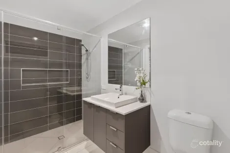 Property photo of 27 Sarsfield Place Bridgeman Downs QLD 4035