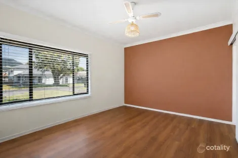 Property photo of 28 Albert Street Unanderra NSW 2526