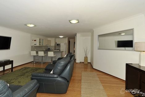 Property photo of 2/76 Ormsby Terrace Mandurah WA 6210