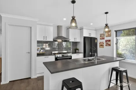 Property photo of 20 Galloway Street Ascot VIC 3551