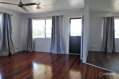 Property photo of 30 Middle Crescent Dysart QLD 4745