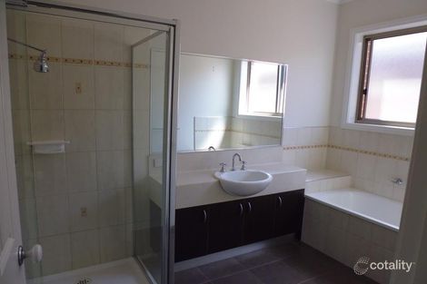 Property photo of 8 Tamborine Way Caroline Springs VIC 3023