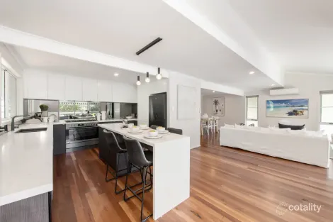 Property photo of 1 Edgecliff Road Umina Beach NSW 2257