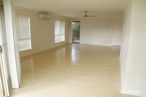 Property photo of 2/25 Cranberrie Crescent Pimpama QLD 4209