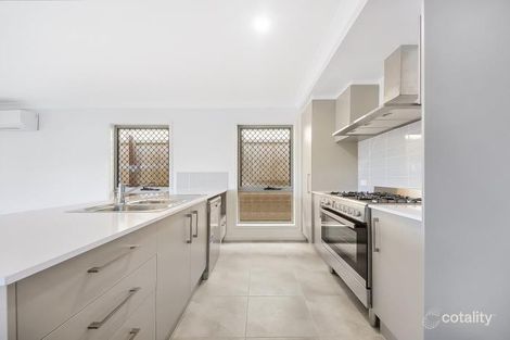 Property photo of 16 Tambor Crescent Pallara QLD 4110