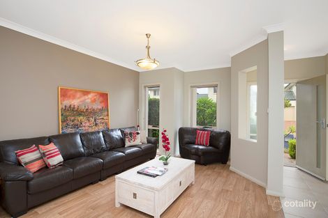 Property photo of 8 Cockatoo Way Warriewood NSW 2102