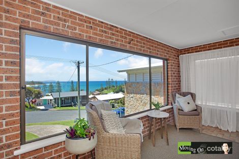 Property photo of 20 High Street Black Head NSW 2430