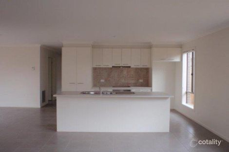 Property photo of 15 Wurrook Circuit North Geelong VIC 3215