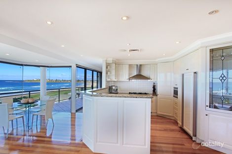 Property photo of 43 Little Lake Crescent Warilla NSW 2528