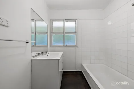 Property photo of 25 Kynance Street Leichhardt QLD 4305