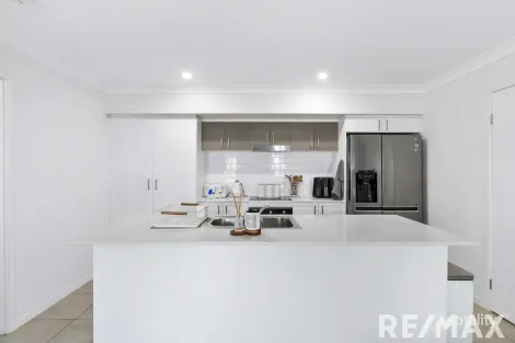 Property photo of 1/4 Senor Avenue Urangan QLD 4655