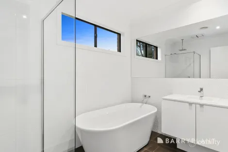 Property photo of 2 Karabil Close Scoresby VIC 3179