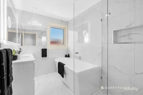 Property photo of 8 Hopper Court Mill Park VIC 3082