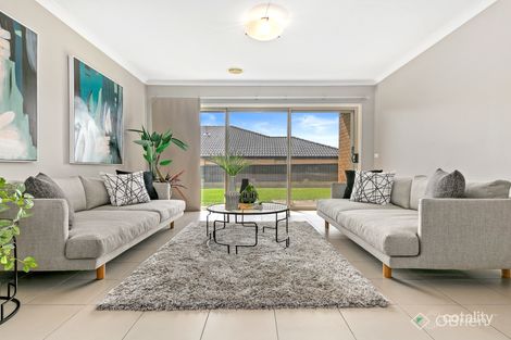 Property photo of 7 Lawrence Close Pakenham VIC 3810