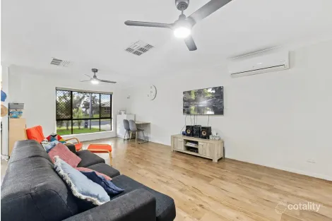 Property photo of 16 Crinum Emerald QLD 4720