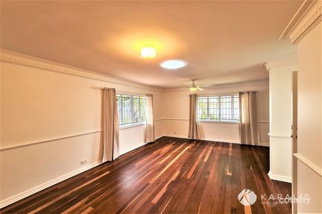 110 Laura St, Tarragindi, QLD 4121