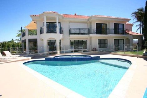 Property photo of 9 Montrose Court Benowa QLD 4217