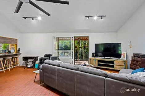 Property photo of 10 Islandview Street Barellan Point QLD 4306