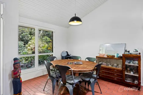 Property photo of 10 Islandview Street Barellan Point QLD 4306