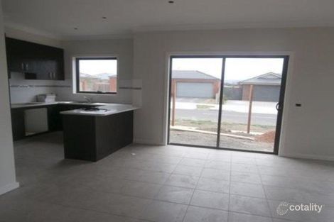 Property photo of 33 King Parrot Way Whittlesea VIC 3757